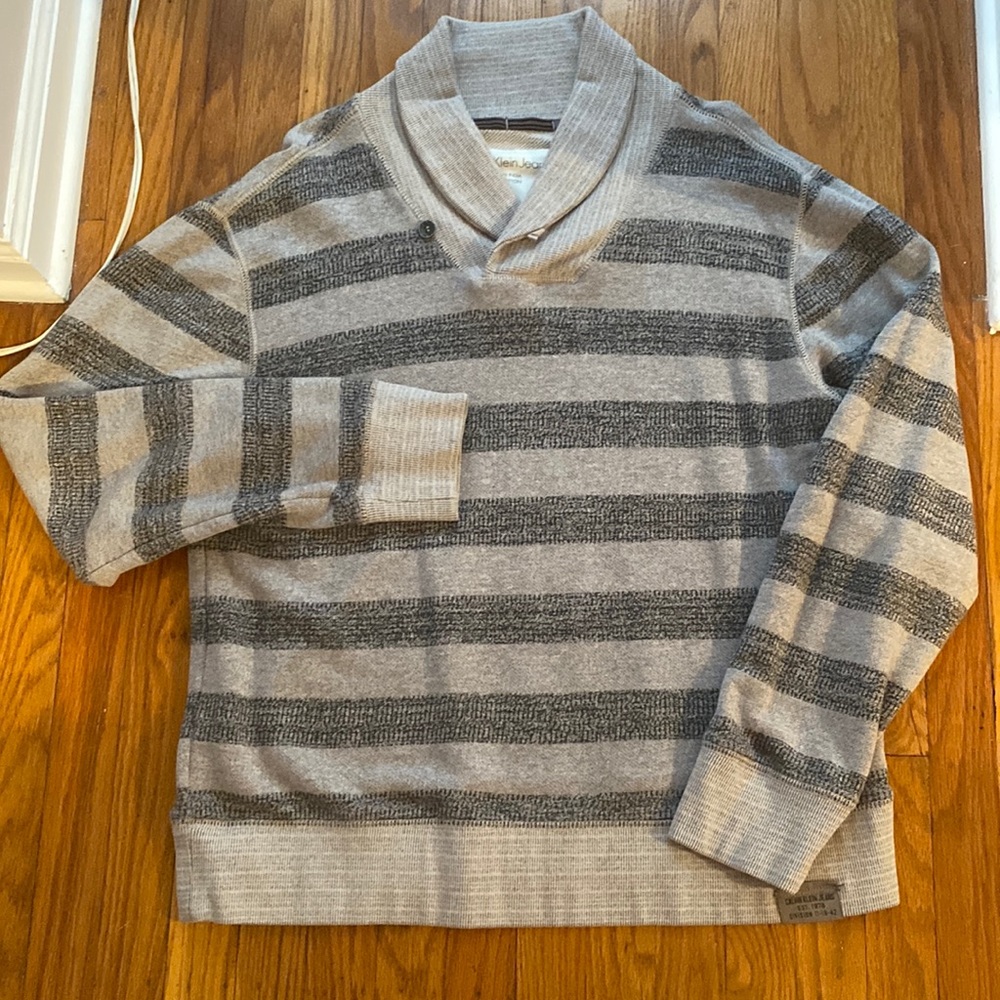 Size large mens Calvin Klein black and gray sweater